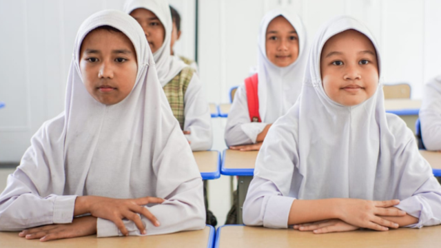 SD Berkualitas Tinggi dengan Latar Belakang yang Mendukung